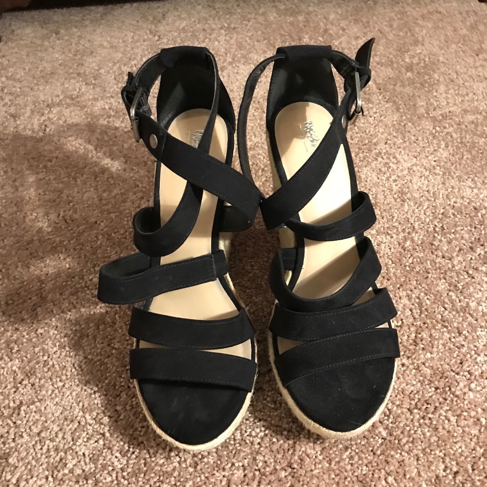 Black Strappy Straw Wedges